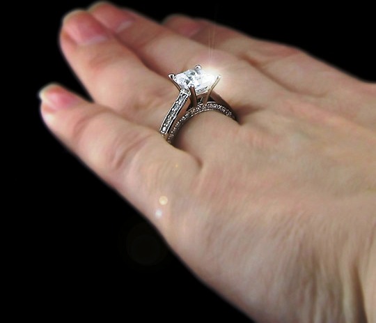1.60 tcw Elegant Princess Cut Engagement Ring - Click Image to Close