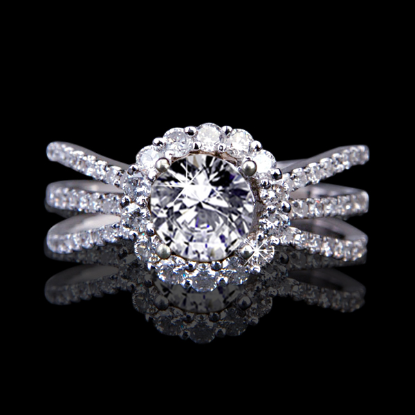 .85 tcw Elegant Diamond Wedding Band