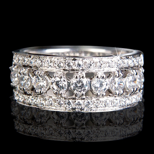 1.04 tcw Stunning Diamond Wedding Band