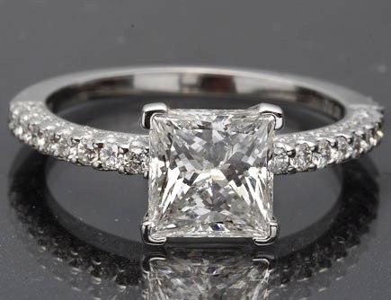 Elegant Diamond Engagement Ring